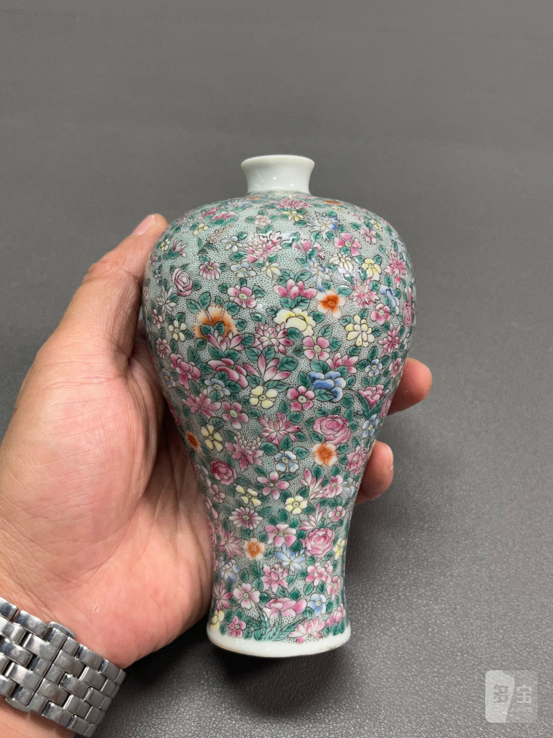 清晚期  粉彩“百花不落地”梅瓶 - 图6